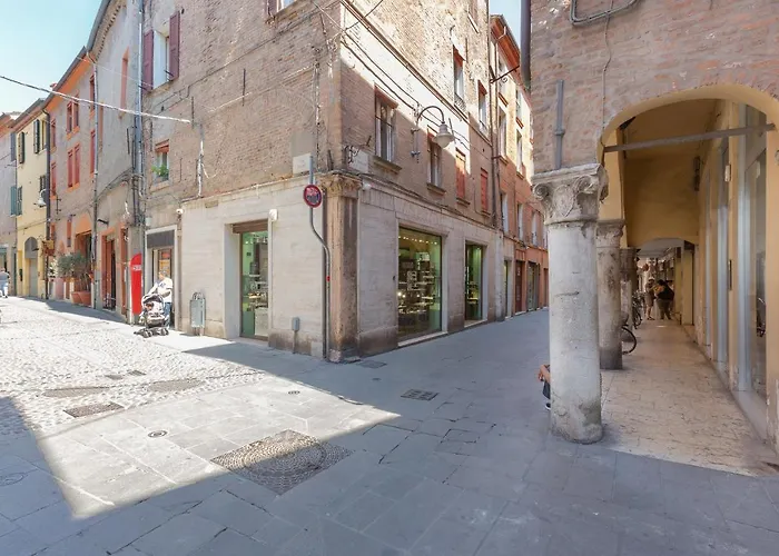 Guesthost - A 2 Min Dal Museo Della Cattedrale San * Ferrara