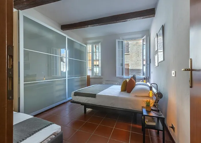 Guesthost - A 2 Min Dal Museo Della Cattedrale San Ferrara